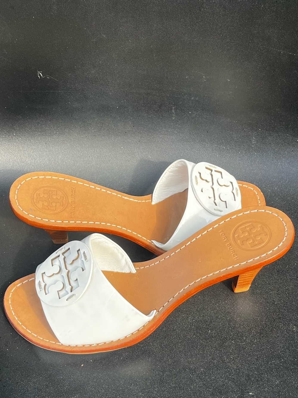 Tory Burch Patti White Patent
Leather Kitten Heel Y2K Sandals Size 7